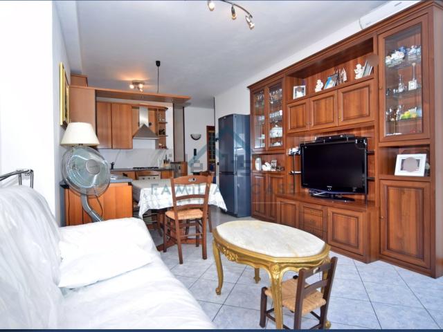 Appartamento in vendita a Azzate, Lombardia