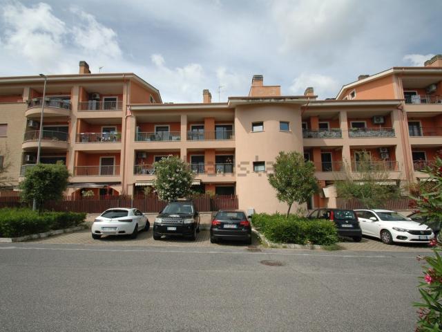 Appartamento in vendita a Granaretto, Roma Capitale