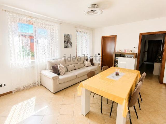 Appartamento in vendita a Tradate, Lombardia