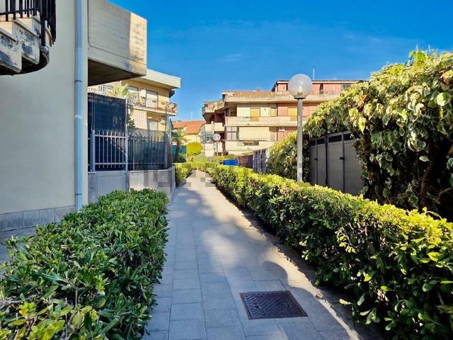 Appartamento in vendita a Gravina Di Catania, Sicilia