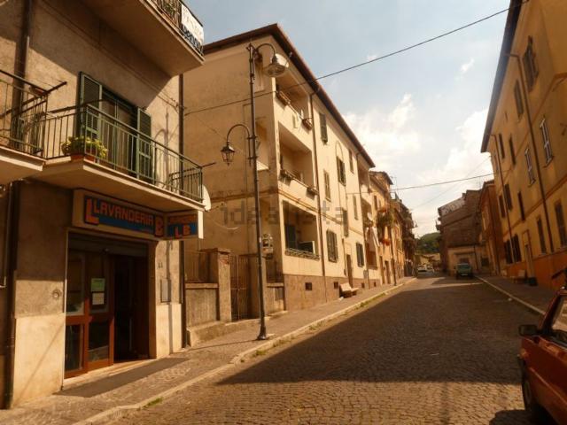 Appartamento in vendita a Carsoli, L'aquila