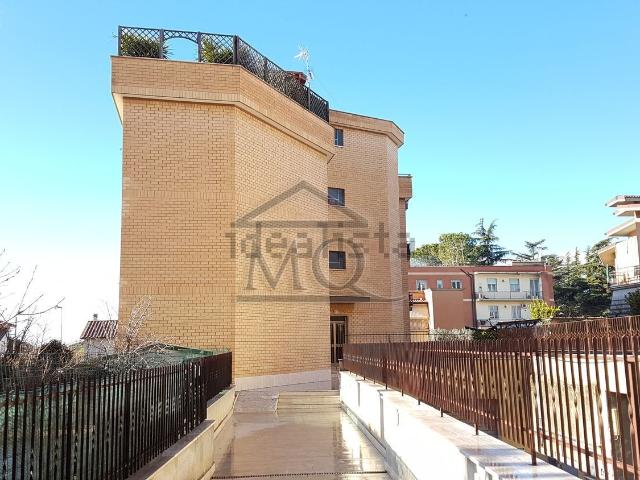 Appartamento in vendita a Campolimpido, Roma Capitale