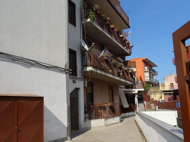 Appartamento in vendita a San Pietro Clarenza, Sicilia