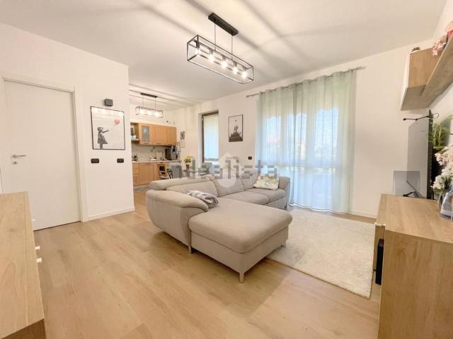 Appartamento in vendita a Cornaredo, Lombardia