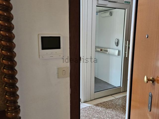 Appartamento in vendita a Macherio, Lombardia