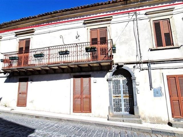 Appartamento in vendita a Linguaglossa, Catania