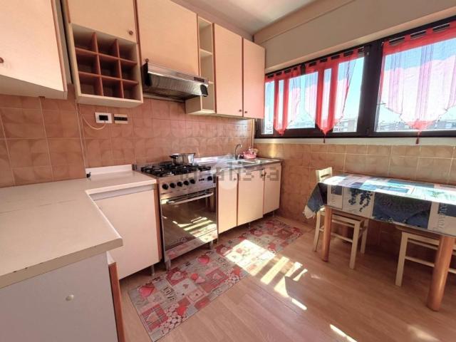 Appartamento in vendita a Spinaceto, Roma Capitale