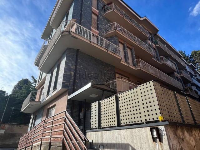 Appartamento in vendita a Consorzio Stradale del Parco Ponti, Varese