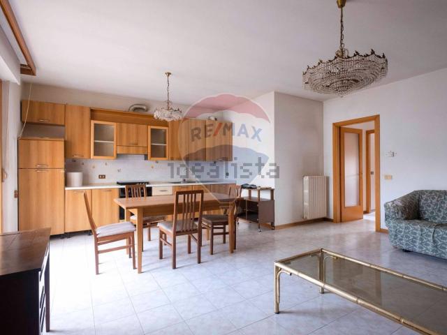 Appartamento in vendita a Macine, Marche