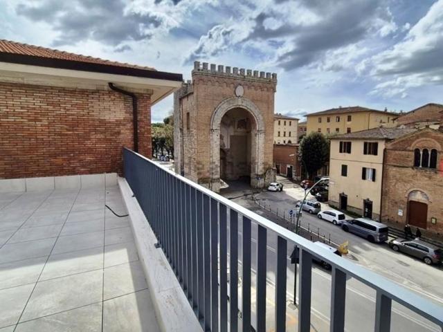 Attico in vendita a Camollia, Siena