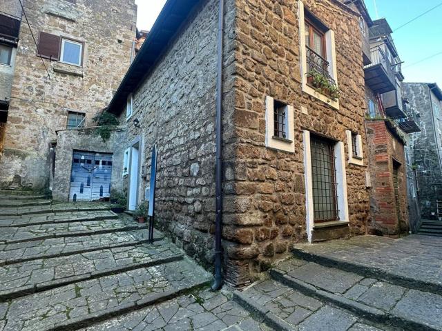 Appartamento in vendita a Capranica, Lazio