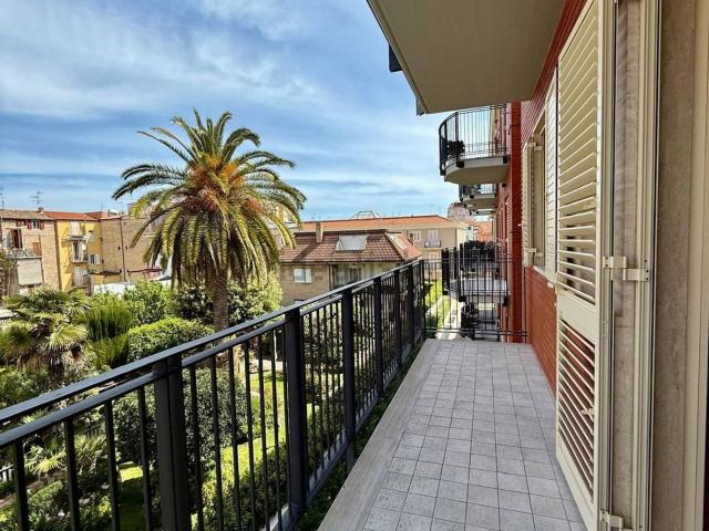 Appartamento in vendita a Marina centro, Marche