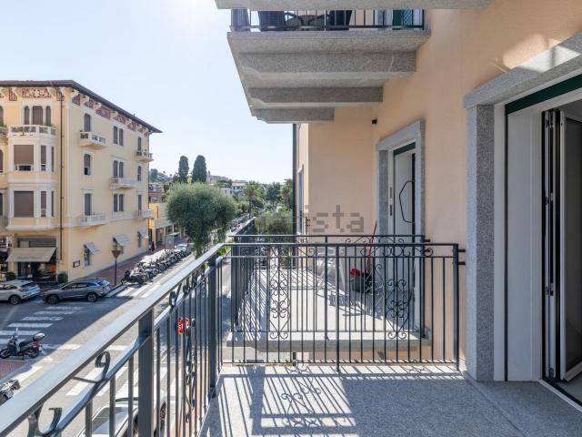 Appartamento in vendita a Bordighera, Liguria