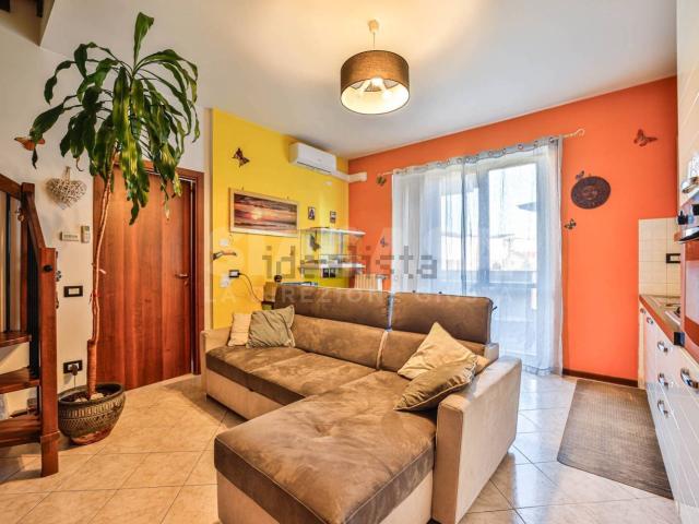 Appartamento in vendita a Busnago, Lombardia