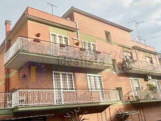 Appartamento in vendita a Municipio Roma VI, Roma Capitale