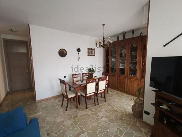 Appartamento in vendita a Meda, Lombardia