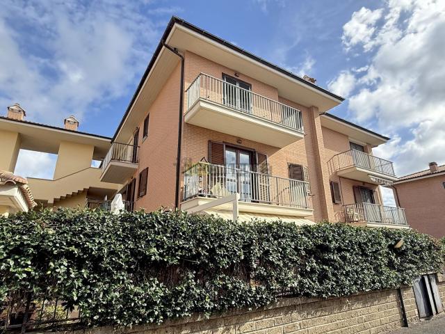 Appartamento in vendita a Poggio dell'Asino, Roma Capitale