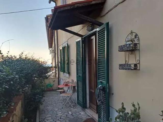 Appartamento in vendita a Montenero basso, Livorno
