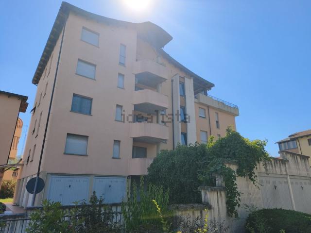 Appartamento in vendita a Langhirano, Parma