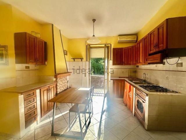 Appartamento in vendita a Capranica, Viterbo