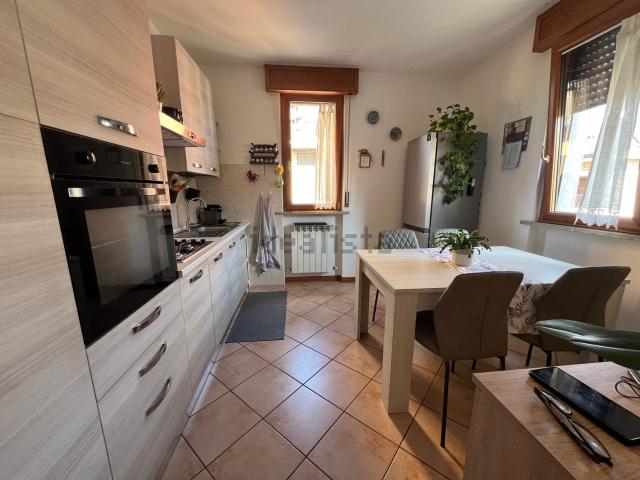Appartamento in vendita a Melegnano, Lombardia