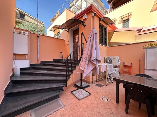 Appartamento in vendita a Maddaloni, Campania