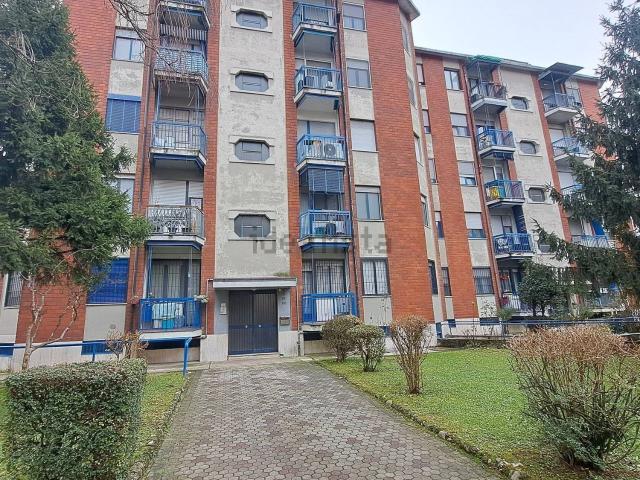 Appartamento in vendita a Limbiate, Monza-brianza