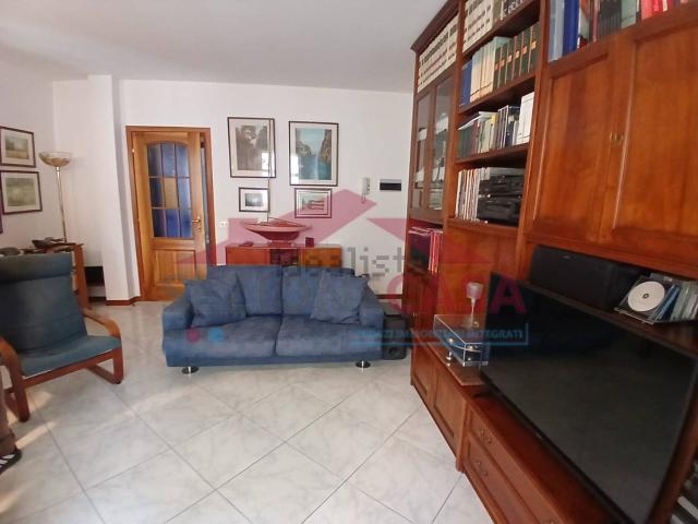 Appartamento in vendita a Ceriano Laghetto, Lombardia
