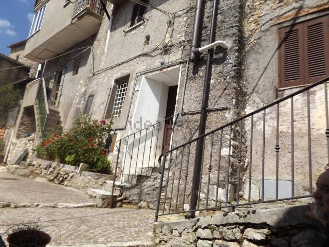 Appartamento in vendita a Pereto, Abruzzo