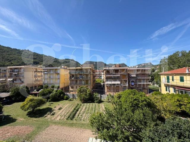 Appartamento in vendita a Calvisio, Finale Ligure