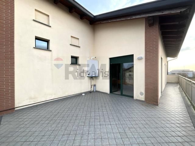 Appartamento in vendita a Gerenzano, Varese