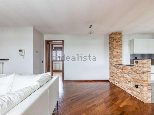 Appartamento in vendita a Mariano Comense, Lombardia