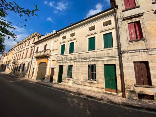 Appartamento in vendita a Centro, Thiene