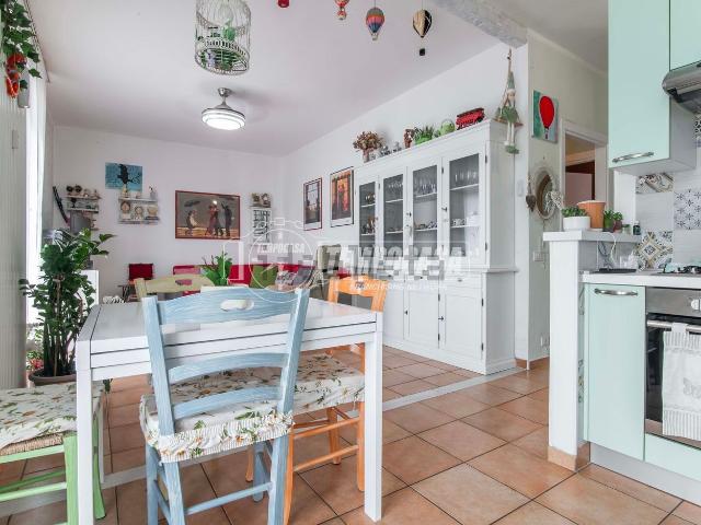 Appartamento in vendita a Como, Lombardia