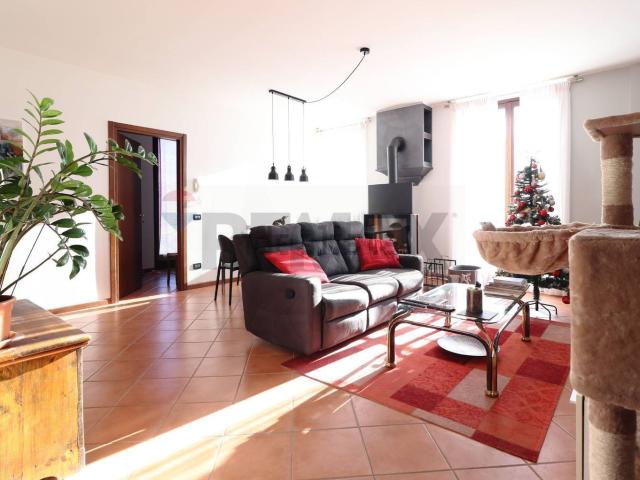 Appartamento in vendita a Strozza, Lombardia