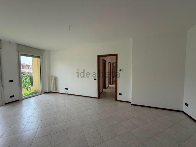Appartamento in vendita a Lomazzo, Lombardia