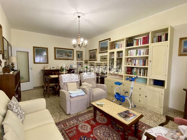 Appartamento in vendita a San Carlo, Marina Di Massa