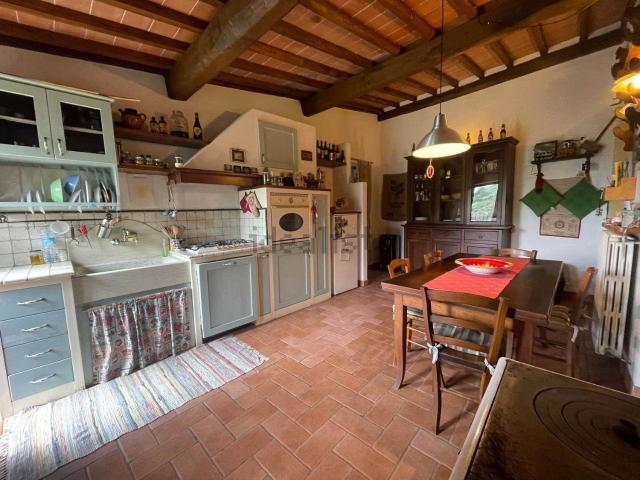 Appartamento in vendita a Uzzano E Castello, Fornaci Appartamento in vendita a Uzzano E Castello, Fornaci