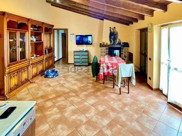 Appartamento in vendita a Copiano, Lombardia