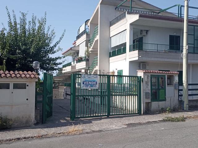 Appartamento in vendita a Marina di Roseto Capo Spulico, Calabria