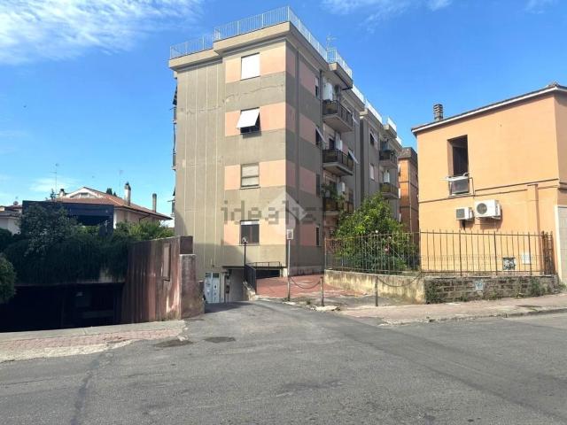 Appartamento in vendita a Cisterna Di Latina, Lazio