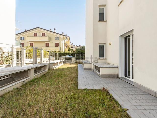 Appartamento in vendita a Marina di Massa, Marina Di Massa