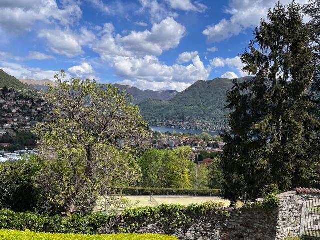 Appartamento in vendita a Como