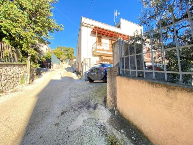 Appartamento in vendita a Le Casette, Roma Capitale