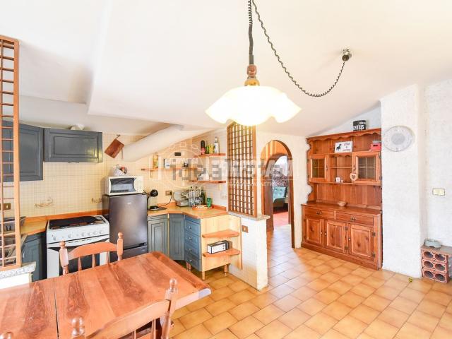 Appartamento in vendita a Castelmarte, Lombardia