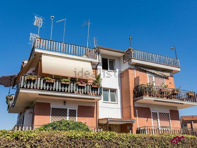 Attico in vendita a Castel Fusano, Roma