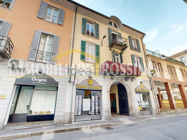 Appartamento in vendita a Biumo Superiore, Varese