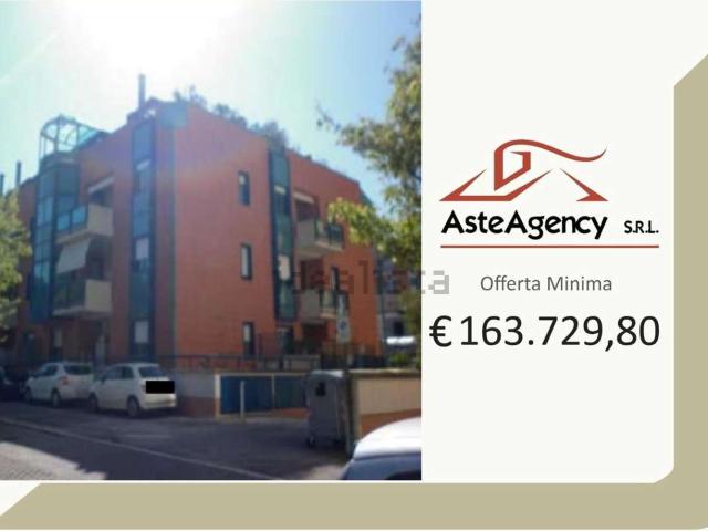 Appartamento in vendita a Pesaro, Pesaro E Urbino