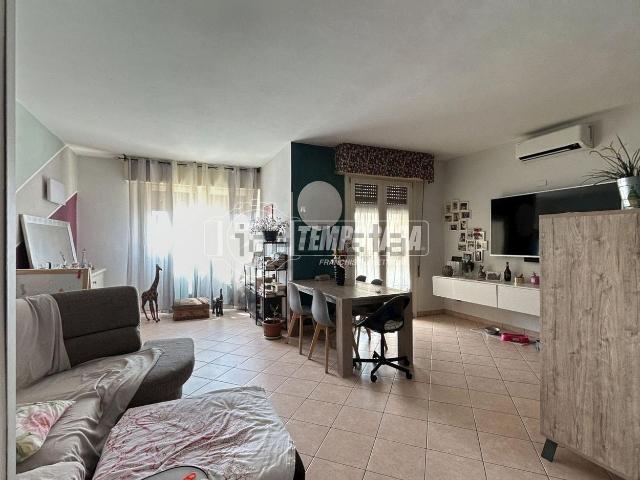 Appartamento in vendita a Castrezzato, Lombardia