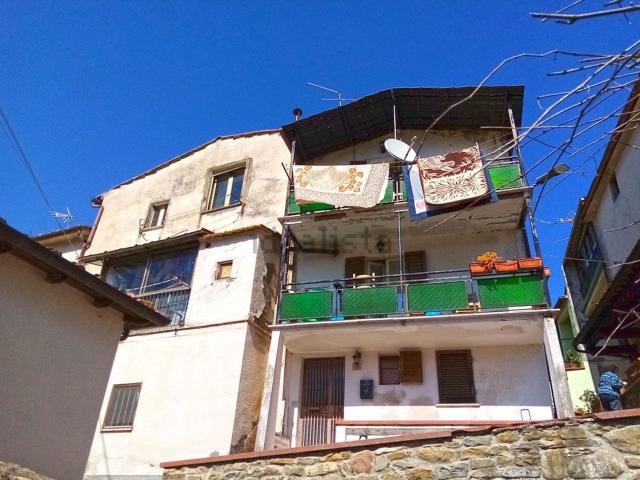 Appartamento in vendita a Palazzo Del Pero, Toscana